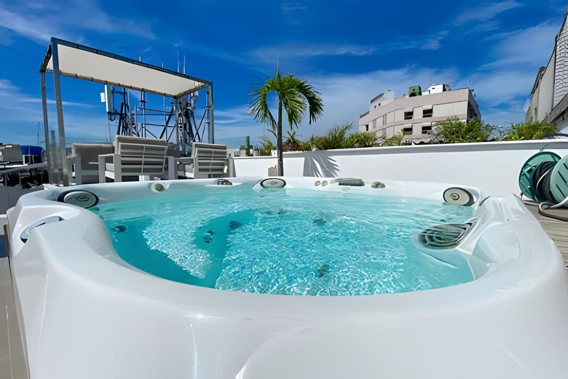 Hr.334 - Luxuosa Cobertura Com 2 E Jacuzzi Alugar Em Ipanema Posto 8 Apartamento *